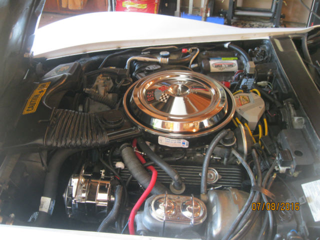 1981 White Chevrolet Corvette Coupe
