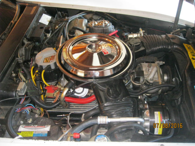 1981 White Chevrolet Corvette Coupe