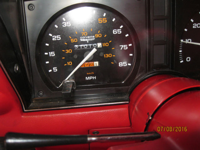 1981 White Chevrolet Corvette Coupe