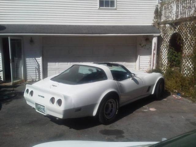 1981 White Chevrolet Corvette Coupe