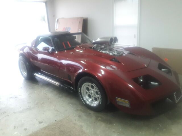1981 brandy wine Chevrolet Corvette Coupe