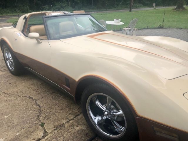 1981 Burgundy Chevrolet Corvette