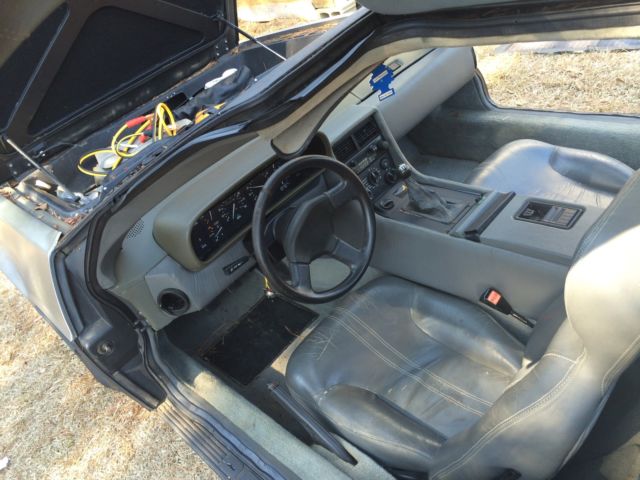 1981 STAINLESS DeLorean DMC 12