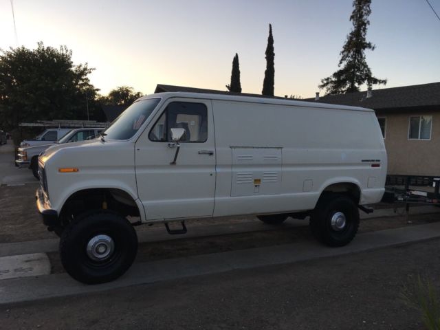 1981 White Ford E-Series Van Standard Passenger Van