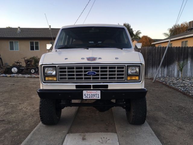 1981 White Ford E-Series Van Standard Passenger Van