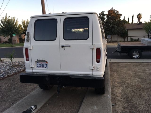 1981 White Ford E-Series Van Standard Passenger Van