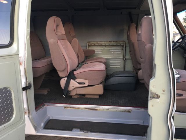1981 White Ford E-Series Van Standard Passenger Van