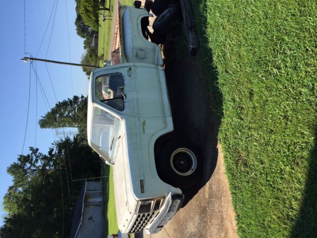 1981 White Ford F-100 Extended Crew Cab Pickup