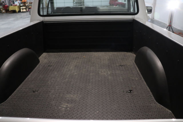 1981 Silver Ford F-150 Standard Cab Pickup