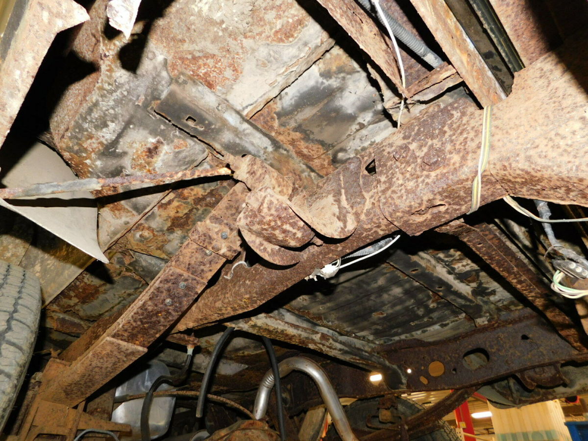 1981 White Ford F-250 Crew Cab Pickup