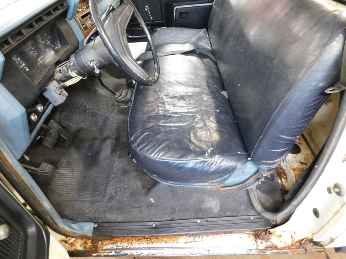 1981 White Ford F-250 Crew Cab Pickup