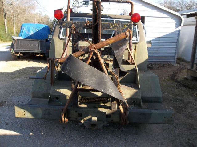 1981 green Ford F-350 truck
