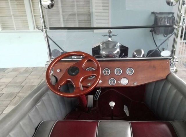 1981 Custom Ford Model T Bucket fiver glass