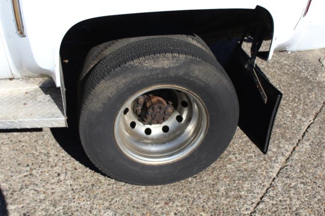 1981 WHITE GMC Sierra 3500 4 DOOR