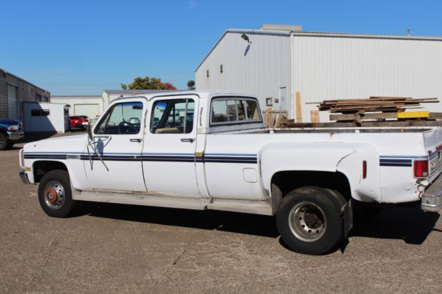 1981 WHITE GMC Sierra 3500 4 DOOR