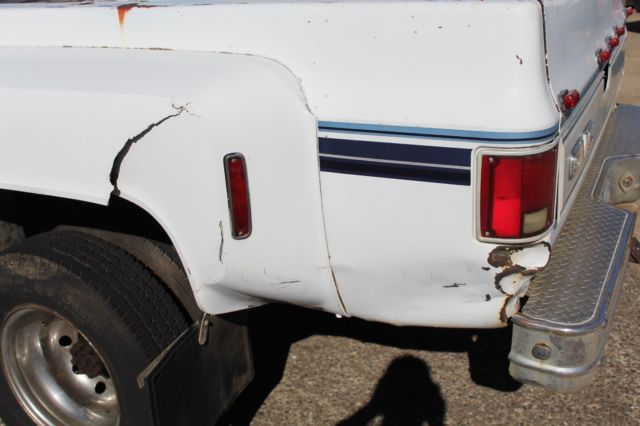 1981 WHITE GMC Sierra 3500 4 DOOR
