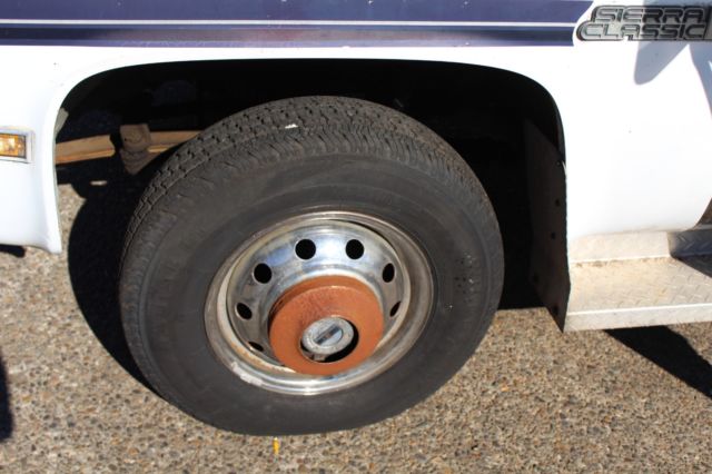1981 WHITE GMC Sierra 3500 4 DOOR