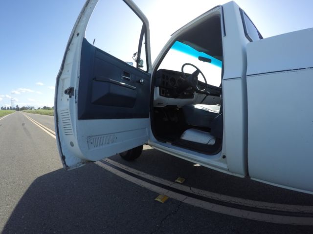 1981 White GMC Sierra 2500 Standard Cab Pickup