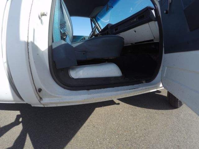 1981 White GMC Sierra 2500 Standard Cab Pickup