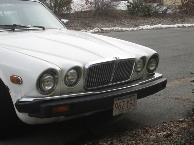 1981 White Jaguar XJ6 Sedan