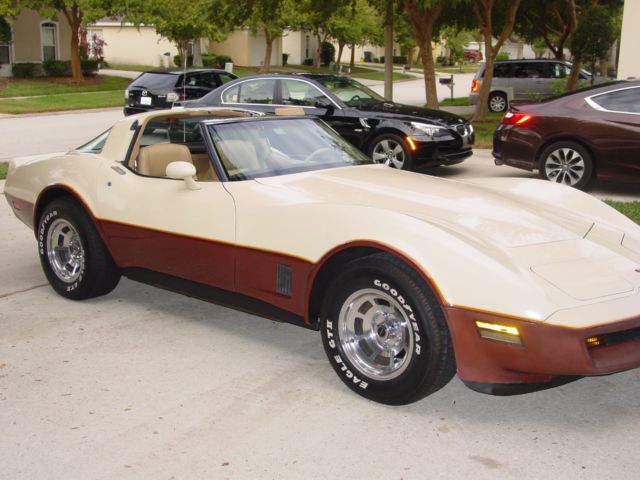 1981 BEIGE/BROWN Chevrolet Corvette Coupe