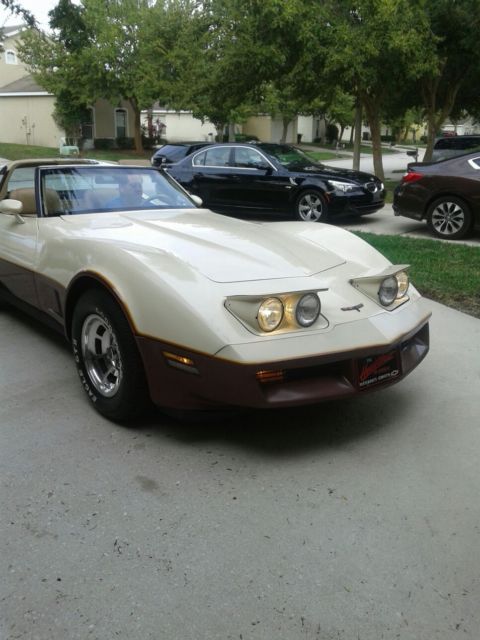 1981 BEIGE/BROWN Chevrolet Corvette Coupe