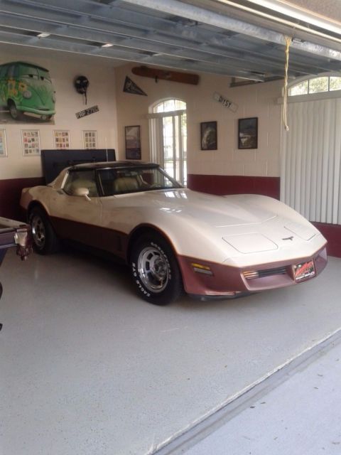 1981 BEIGE/BROWN Chevrolet Corvette Coupe