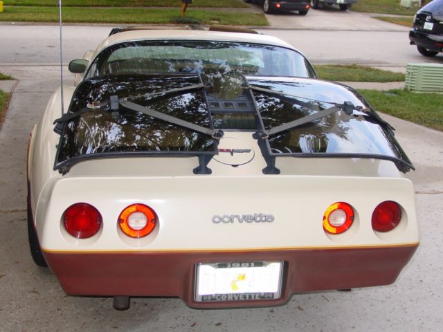 1981 BEIGE/BROWN Chevrolet Corvette Coupe