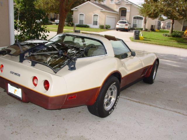 1981 BEIGE/BROWN Chevrolet Corvette Coupe