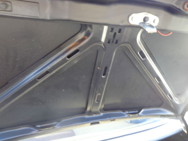 1981 cream Mercedes-Benz 200-Series Sedan