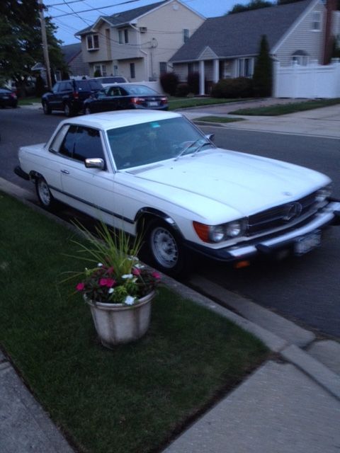1981 White Mercedes-Benz 300-Series Coupe