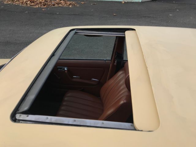 1981 Yellow Mercedes-Benz 200-Series Sedan