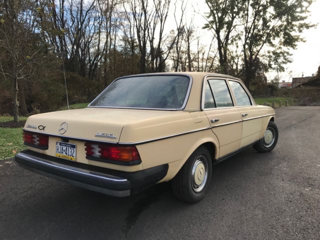 1981 Yellow Mercedes-Benz 200-Series Sedan