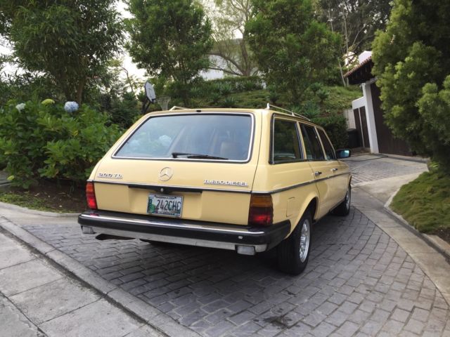 1981 beige Mercedes-Benz 300-Series Wagon