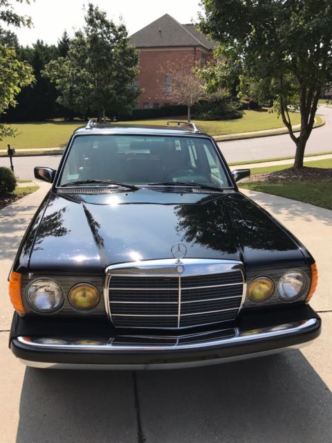 1981 Black Mercedes-Benz 300-Series Wagon