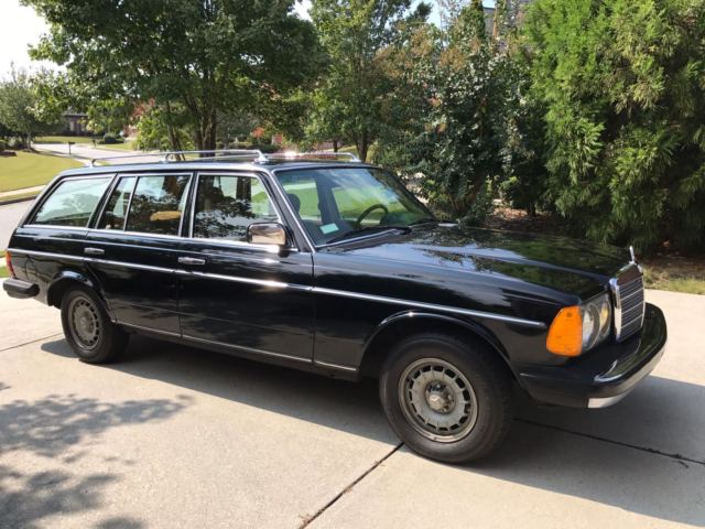 1981 Black Mercedes-Benz 300-Series Wagon