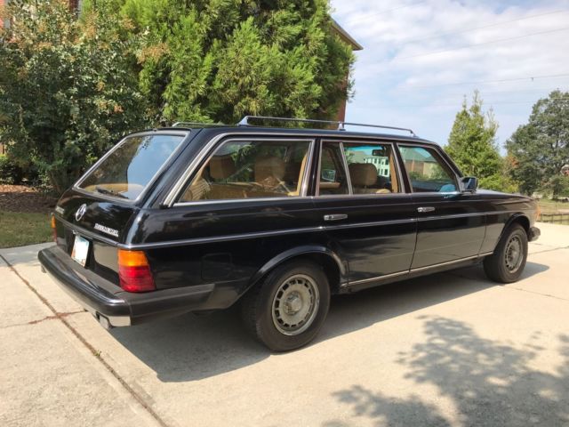 1981 Black Mercedes-Benz 300-Series Wagon