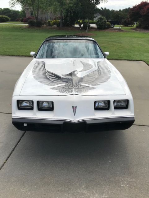 1981 White Pontiac Trans Am Coupe