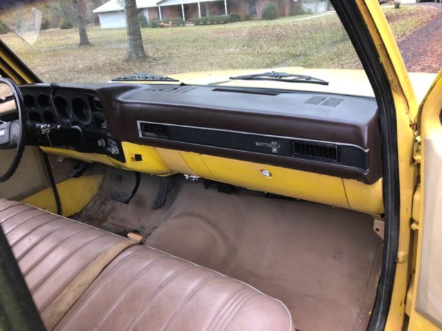 1981 Yellow Chevrolet C-10 Cab & Chassis