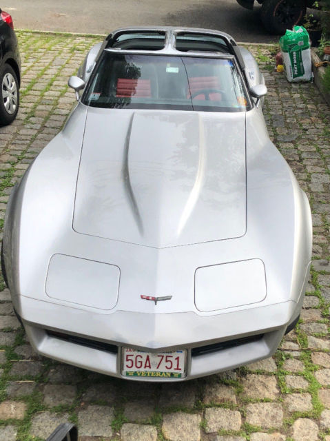 1981 Silver Chevrolet Corvette