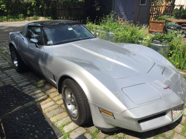 1981 Silver Chevrolet Corvette