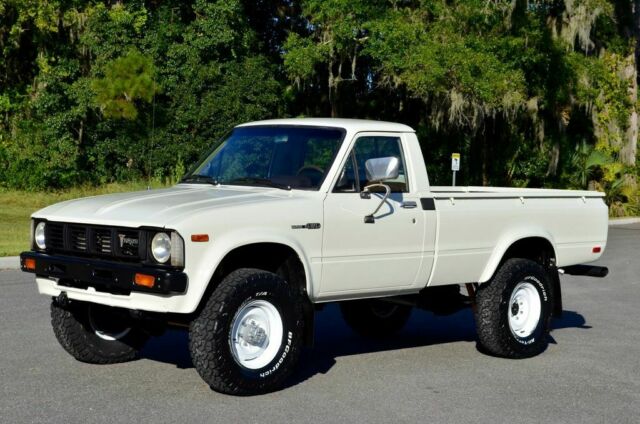 1981 White Toyota Pickup Standard Cab Pickup