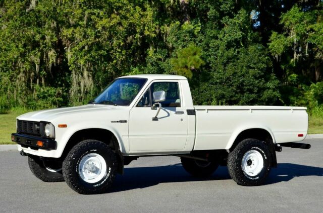 1981 White Toyota Pickup Standard Cab Pickup
