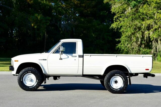 1981 White Toyota Pickup Standard Cab Pickup