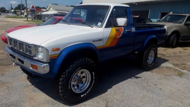 1981 white blue Toyota SR5 Pickup pickup