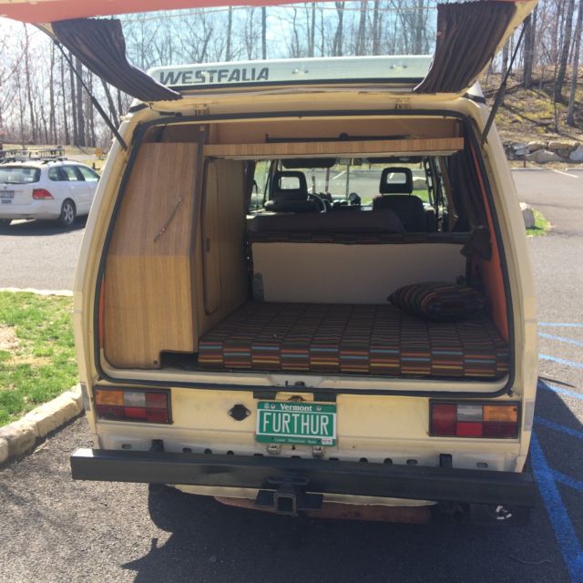 1981 yellow Volkswagen Bus/Vanagon