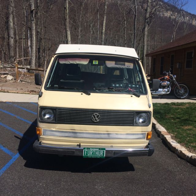 1981 yellow Volkswagen Bus/Vanagon