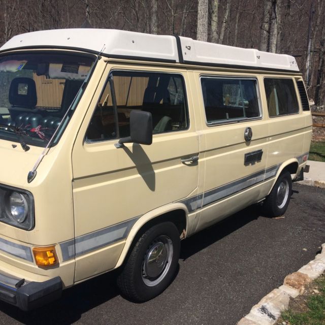 1981 yellow Volkswagen Bus/Vanagon