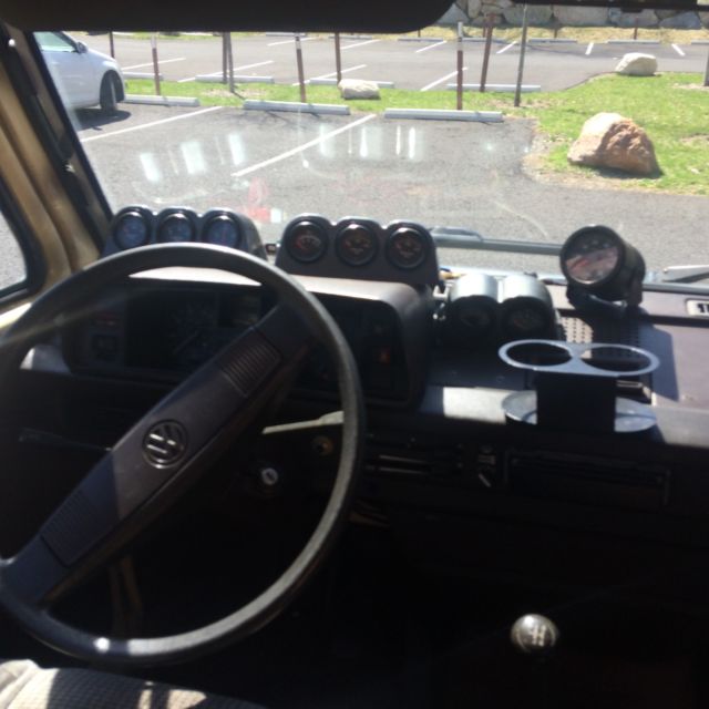 1981 yellow Volkswagen Bus/Vanagon