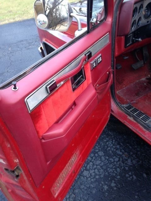 1982 Red Chevrolet C-10